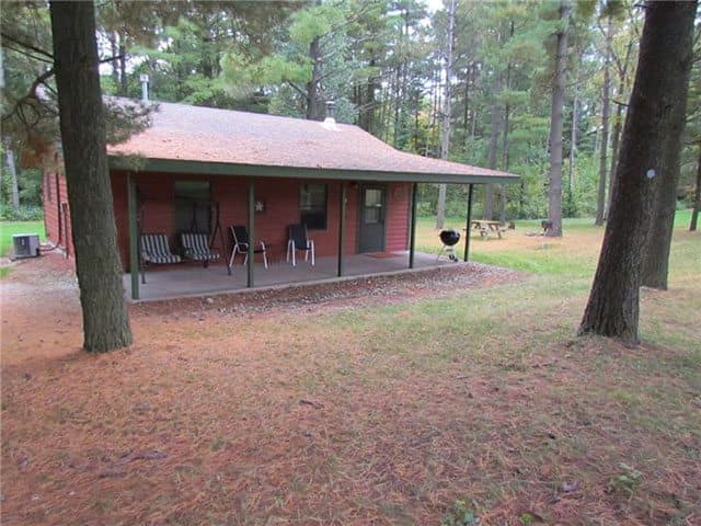 Best Camping in Starved Rock - Kishauwau Cabins